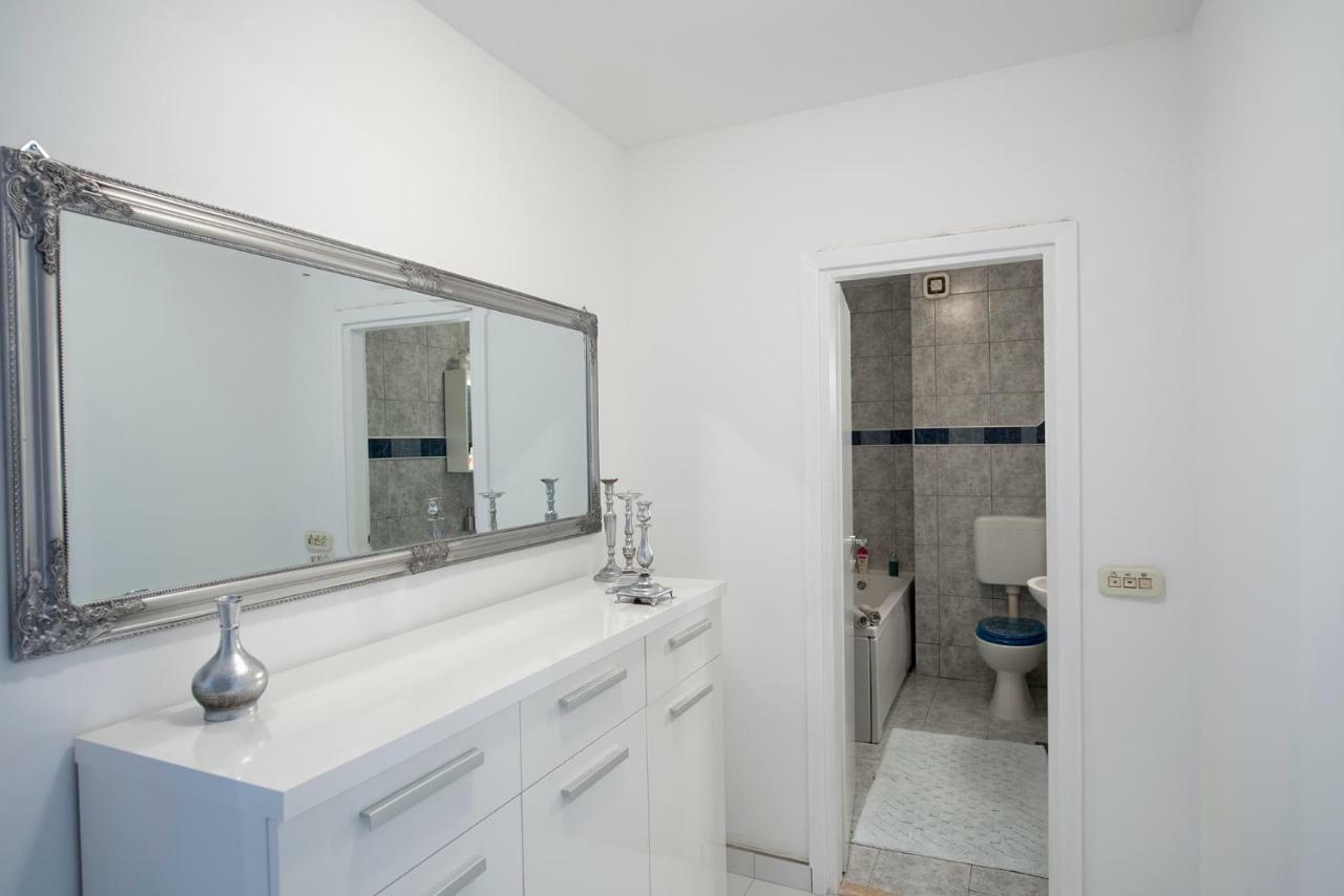 The Roof - Luxury Apartment Omis Exterior photo
