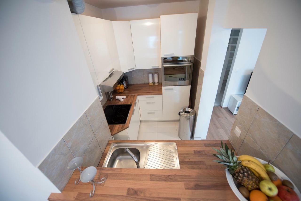 The Roof - Luxury Apartment Omis Exterior photo